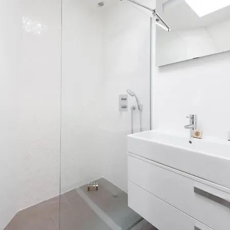 Rue Cavallotti By Onefinestay Appartamento Parigi